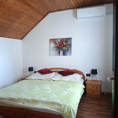 Aal Vendeghaz Apartmán *